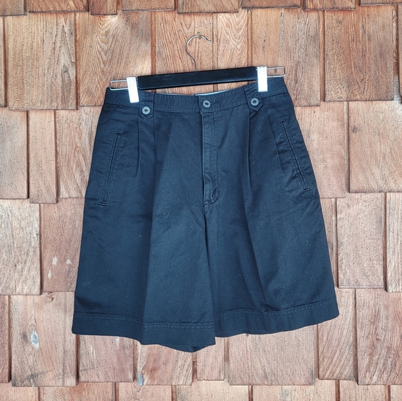 Vintage high rise, pleated shorts - Picture 4 of 7